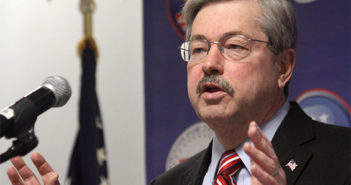 Iowa’s Branstad Grapples With Education Budget, Reading Program